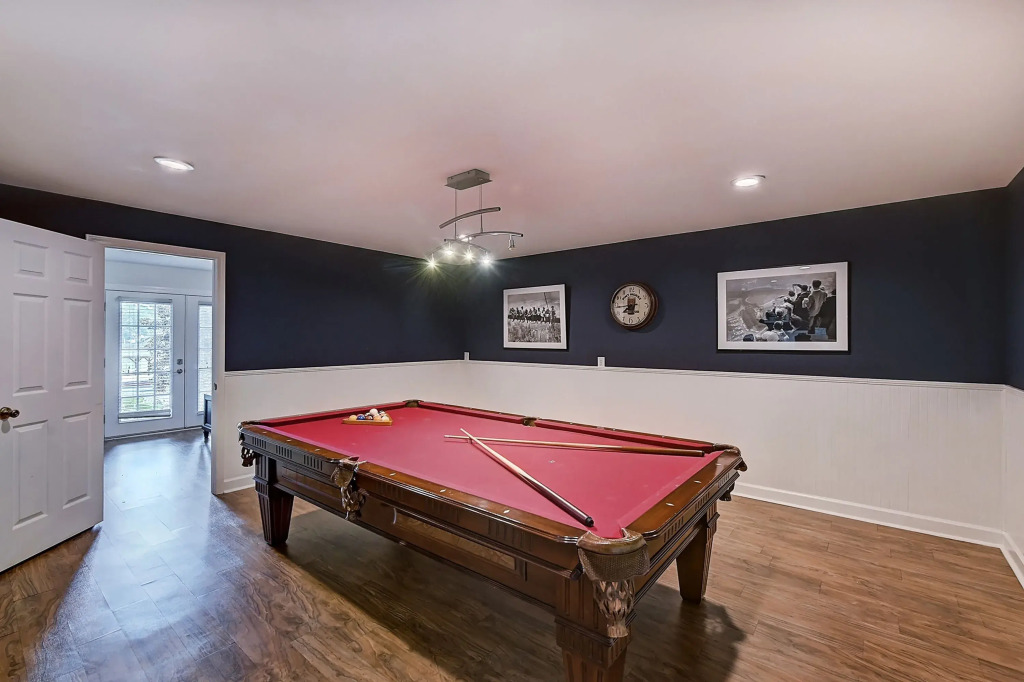 Lucky's Lake House by Avantstay Private Lake Bar