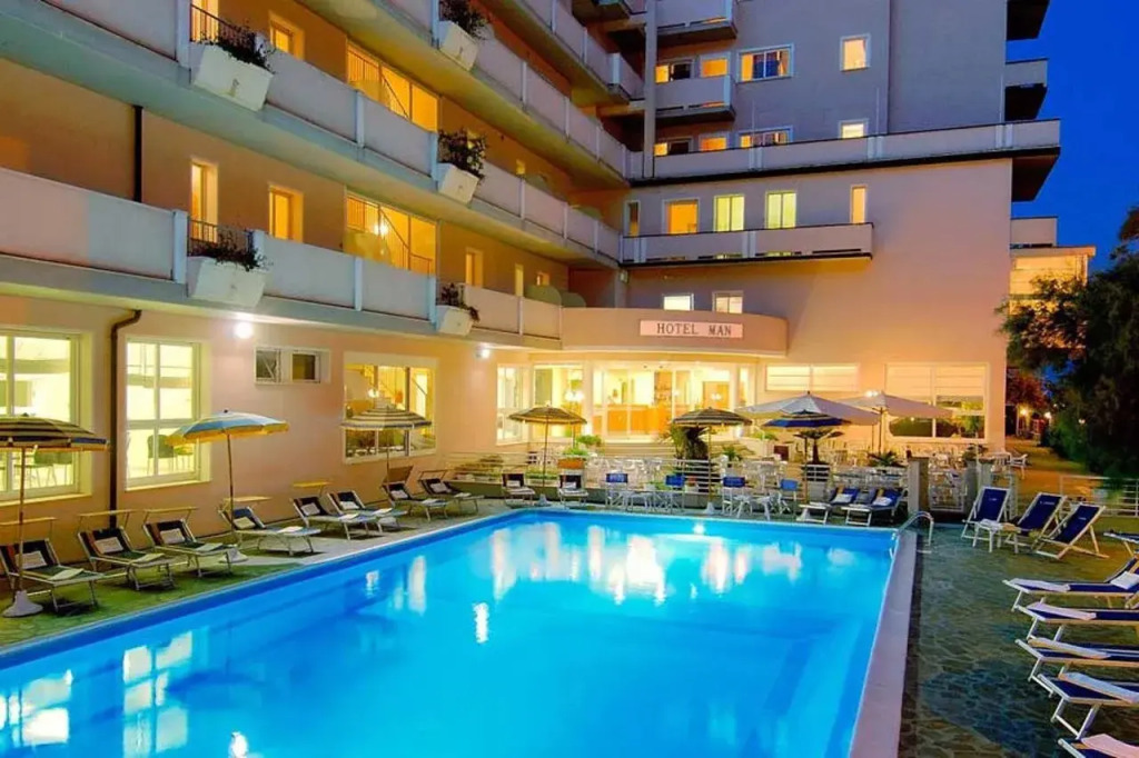 Hotel Man