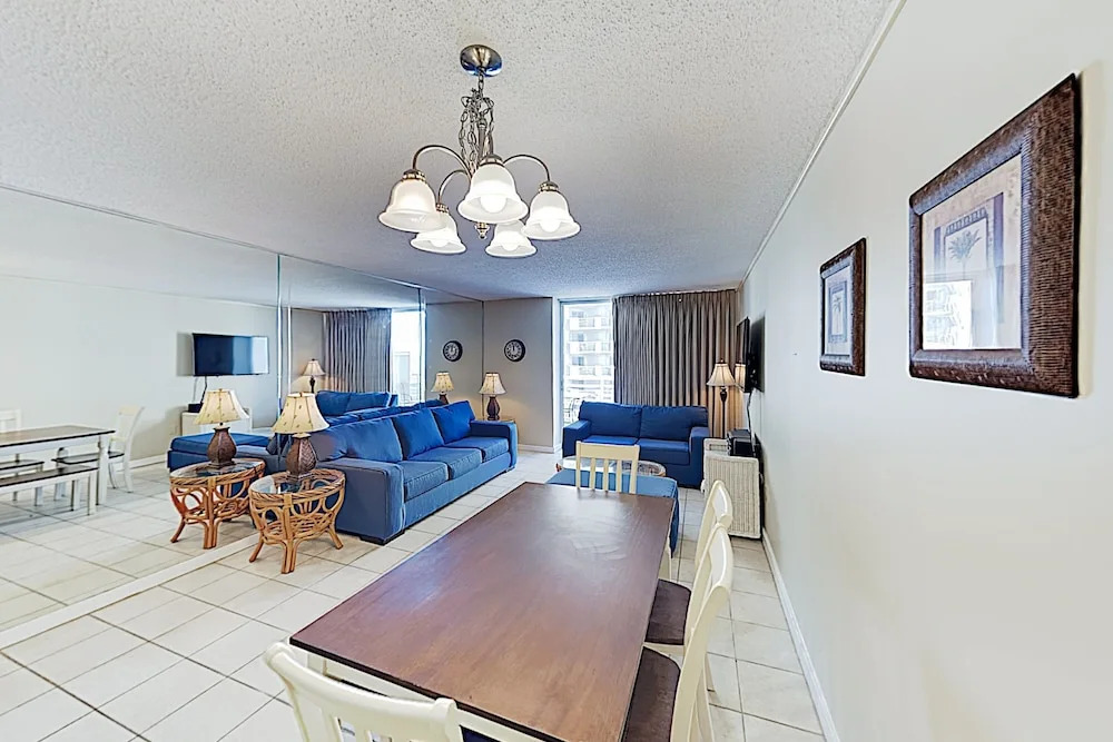 New Listing! Oceanfront W/ Pools & Hot Tub 3 Bedroom Condo
