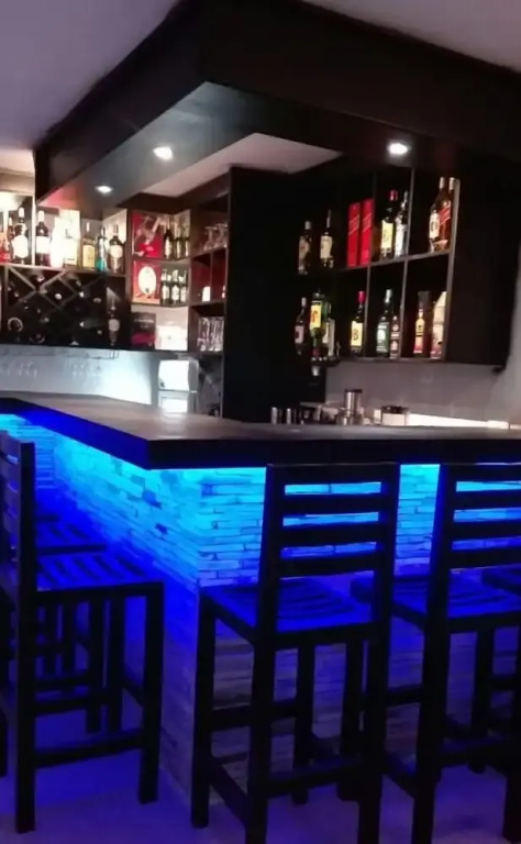 CommonLens Inn