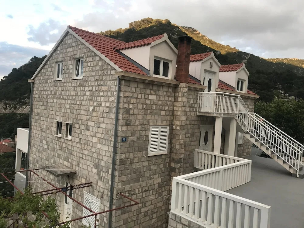 Comfortable 2 Bedroom Apartment