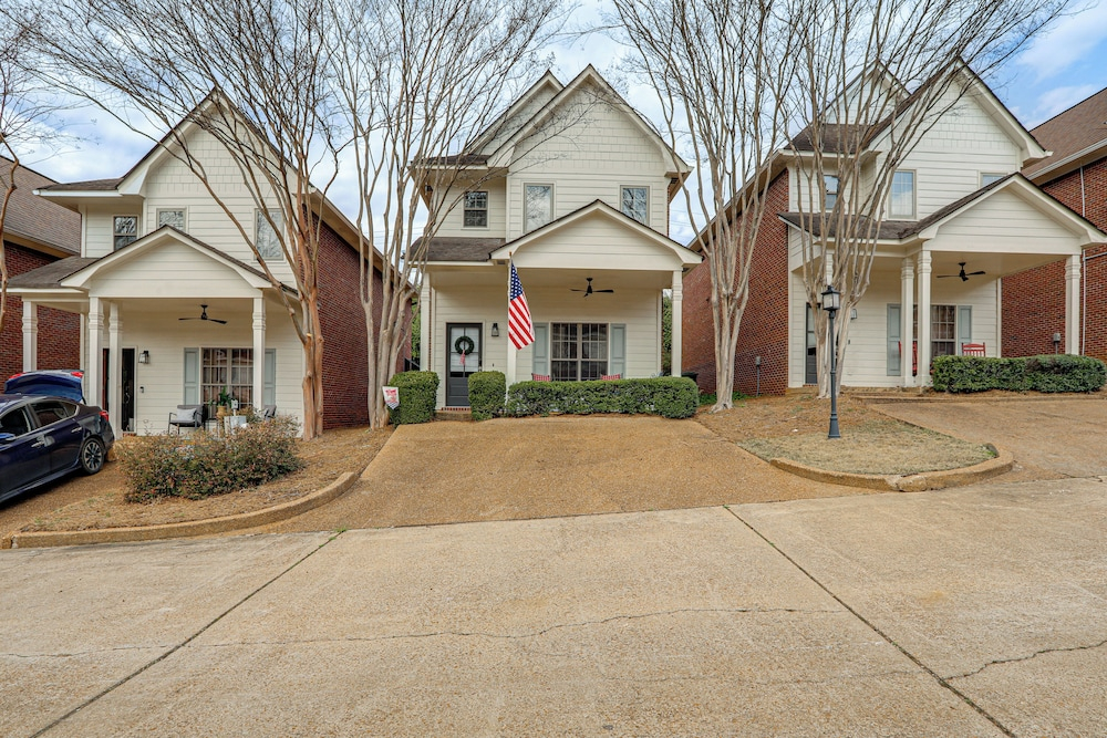 Walk to Ole Miss! Hilltop Oxford Home w/ Patio