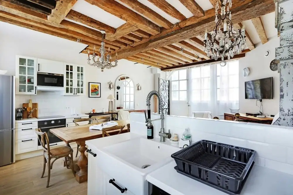 Classy Bourgeois Chic 2 Bedroom Apt in Le Marais