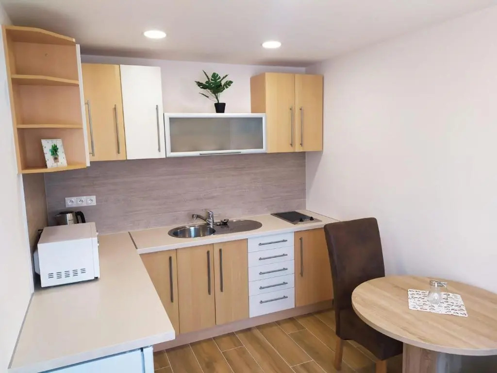 Garden & Pool apartment