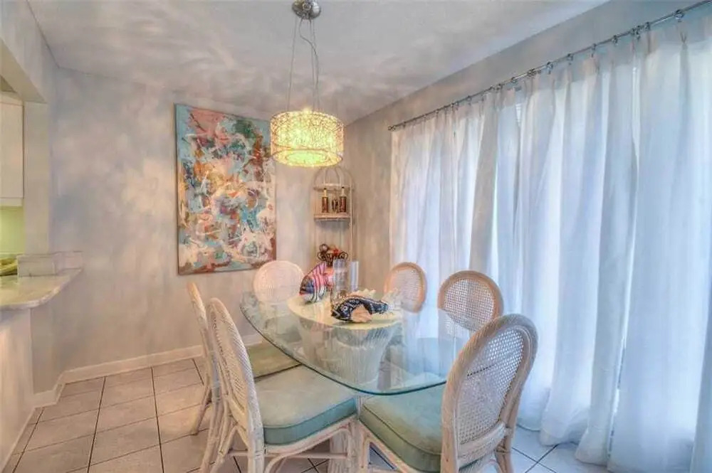 St James Park Three-bedroom Apartment 2-C