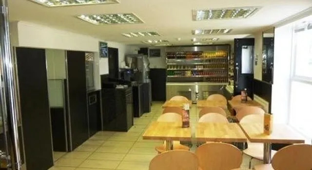 Hostel Alma & Cafe Express