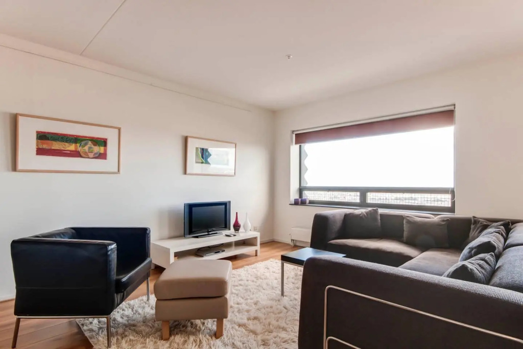 Amazing Apartment on 39th floor 772