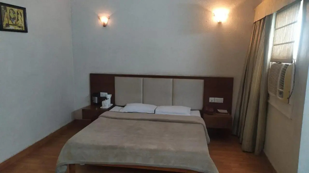 Hotel Rajmahal