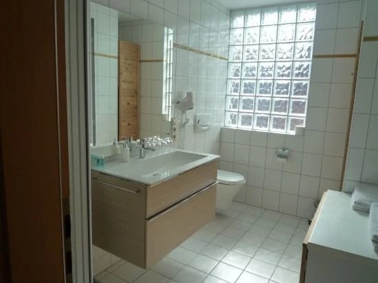 biozertifiziertes Hotel Höpfigheimer Hof mit Wein-Shop