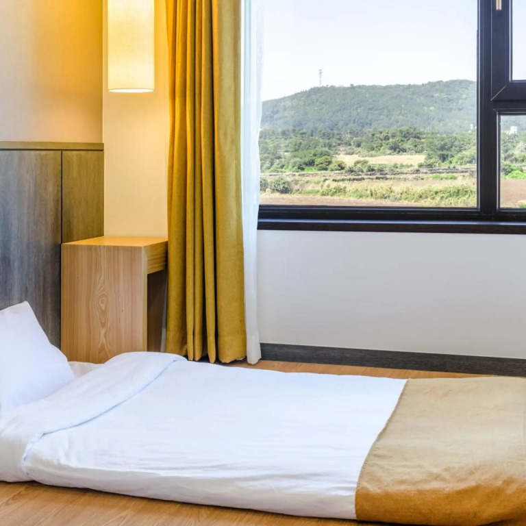 Thira Hotel