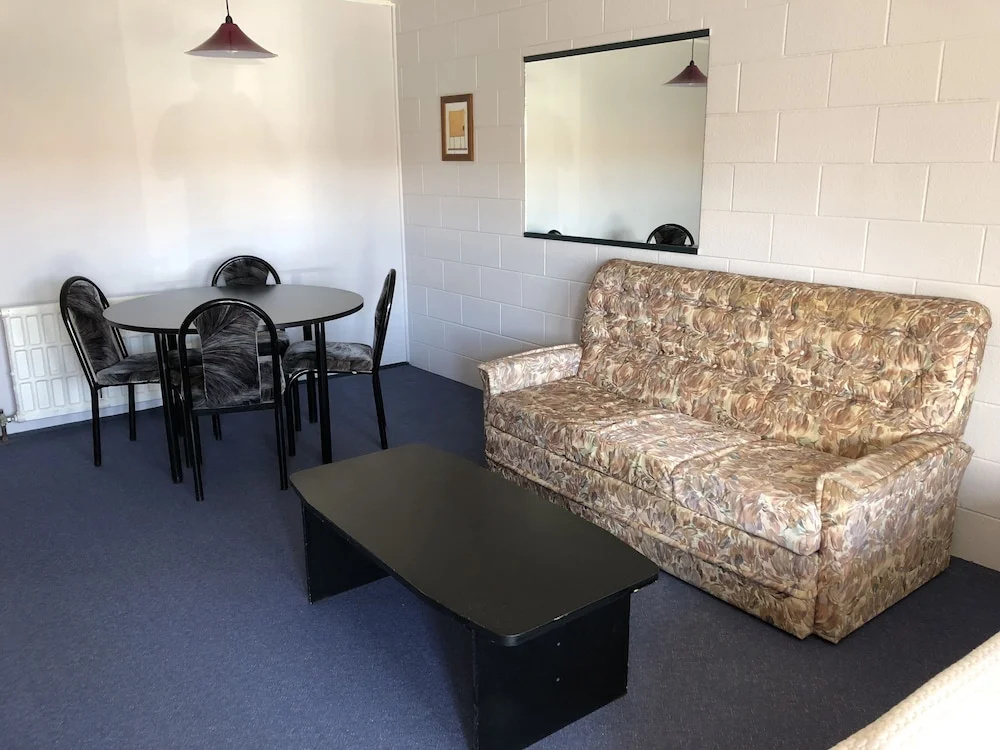 Gibson Court Motel