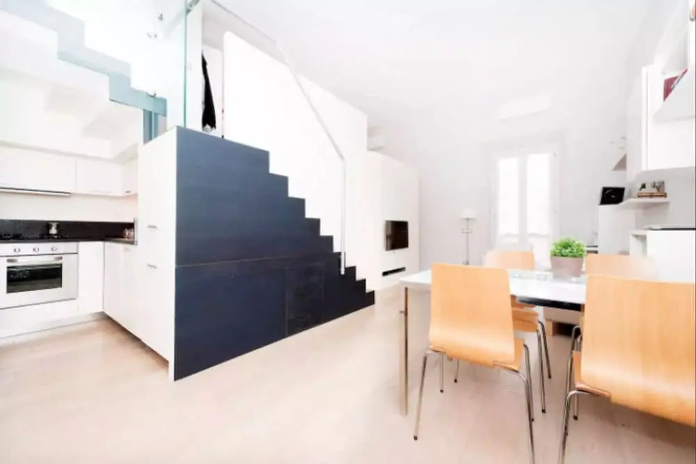 Modern and Beautiful 2 bed Flat Near the Colosseum