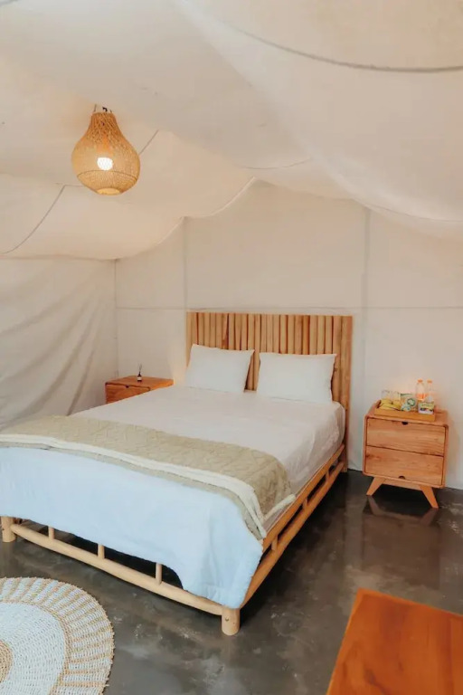 HappyNest Glamping and Villa Dieng