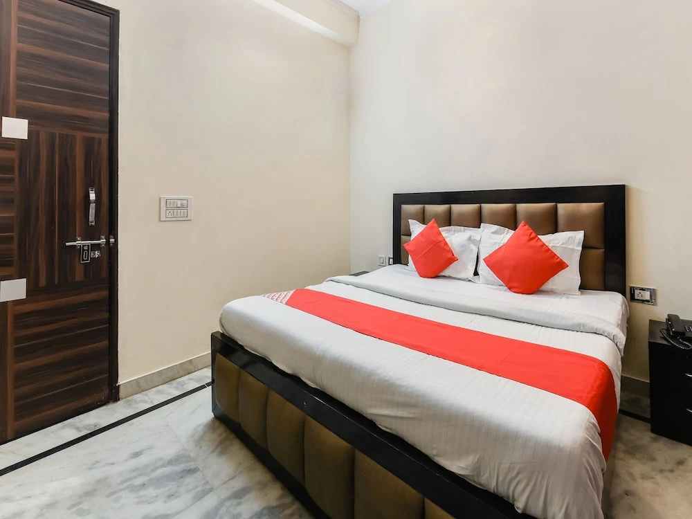 OYO 22968 Devanshi Residency