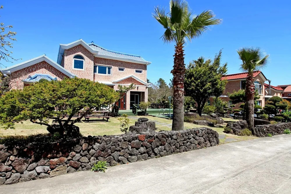 Jeju Ocean Sky Village Pension