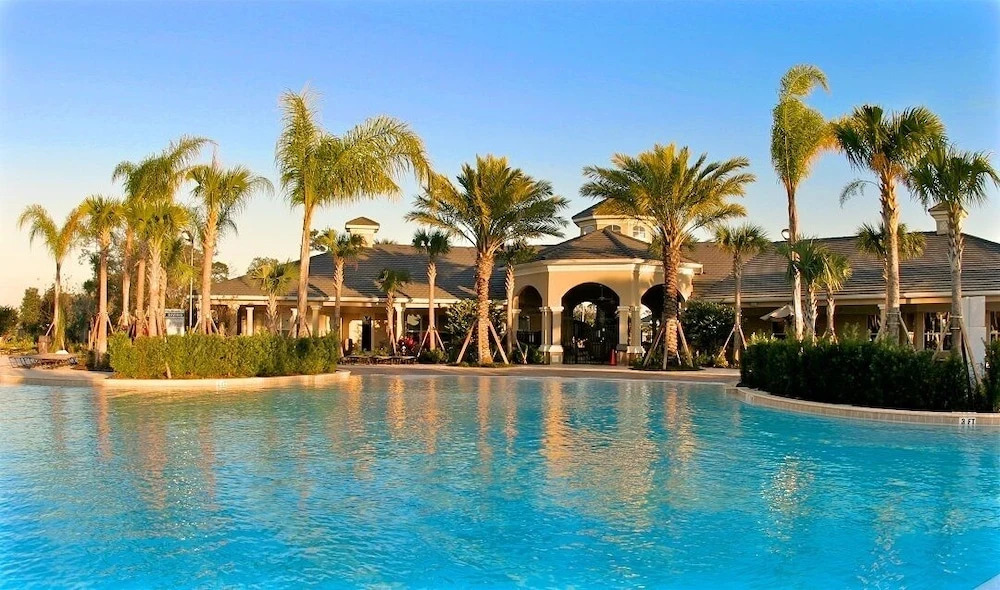 WH7703CS Windsor Hills 4B 4Ba Villa home