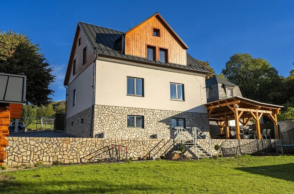 Villa in Bohemia With hot tub