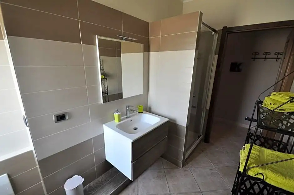 Al 32 Y 3 (Adults Only)