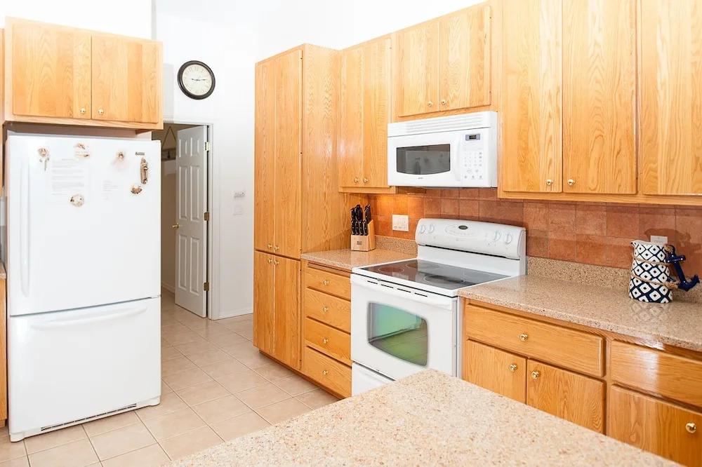 Beverly Beach Retreat 3 Bedrooms 2 Bathrooms Home