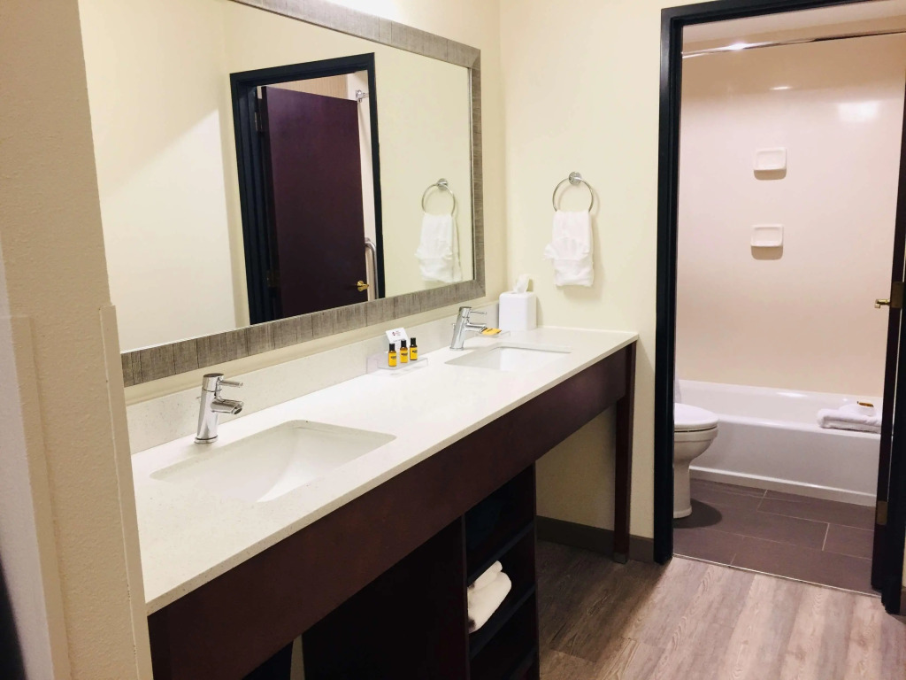 Best Western Plus Portland Airport Hotel & Suites