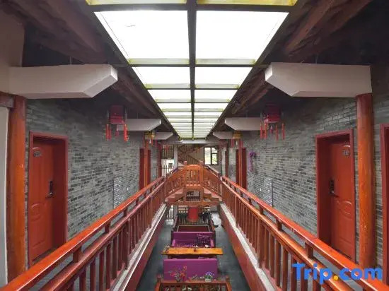 Songpan Ziyun Mountain Residence Inn (Songpan Chuanzhusi Bus Center Store)