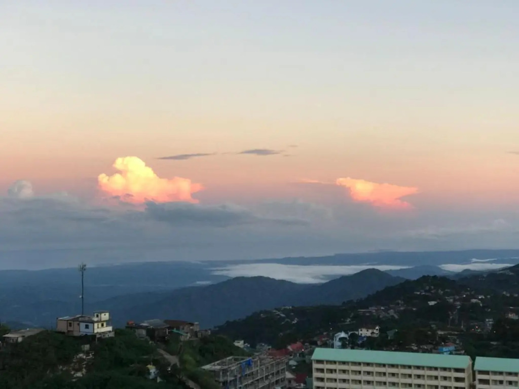 Vacation House in Baguio with Amazing Sunset Views