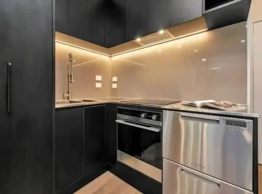 Stylish 2-Storey Retreat With Parking Zodiak Stays