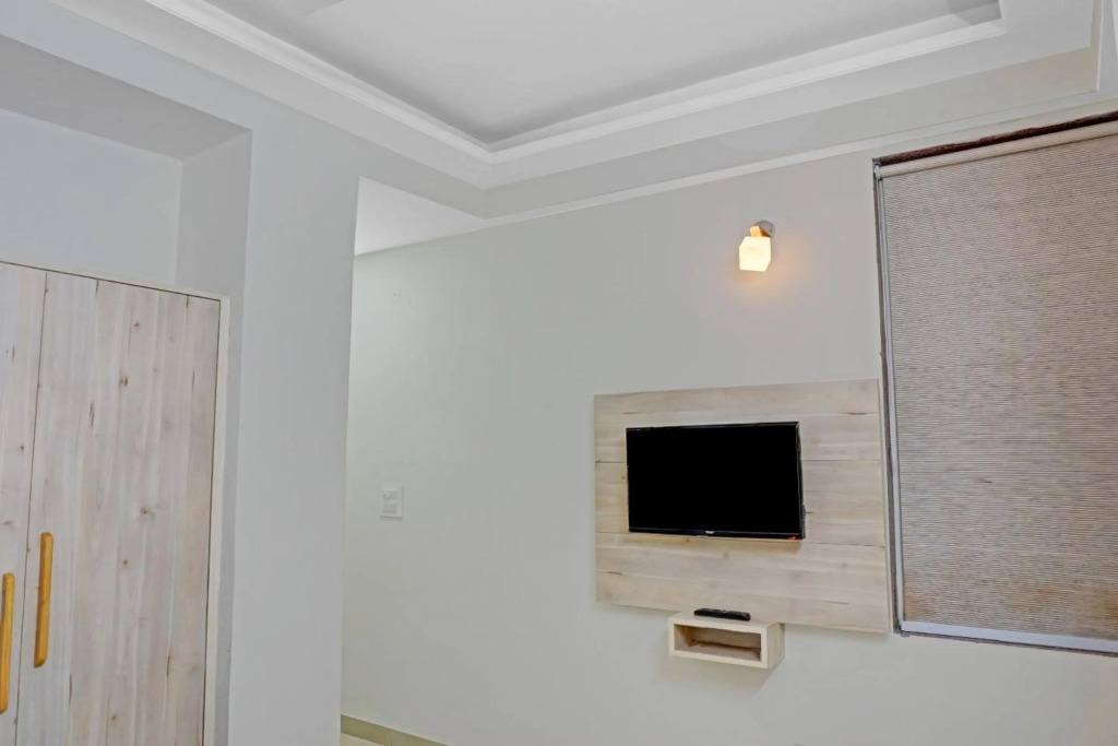 Collection O 85462 Hotel Sundew