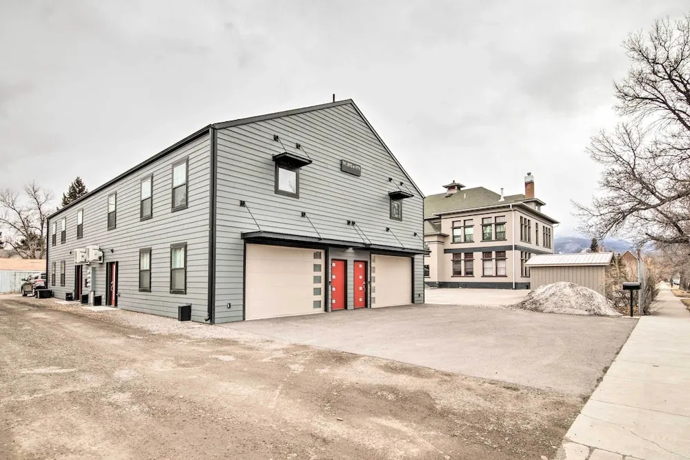 Contemporary-boho Loft in Downtown Livingston!