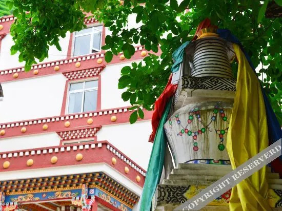 Xueyuqing Tibetan Theme Inn