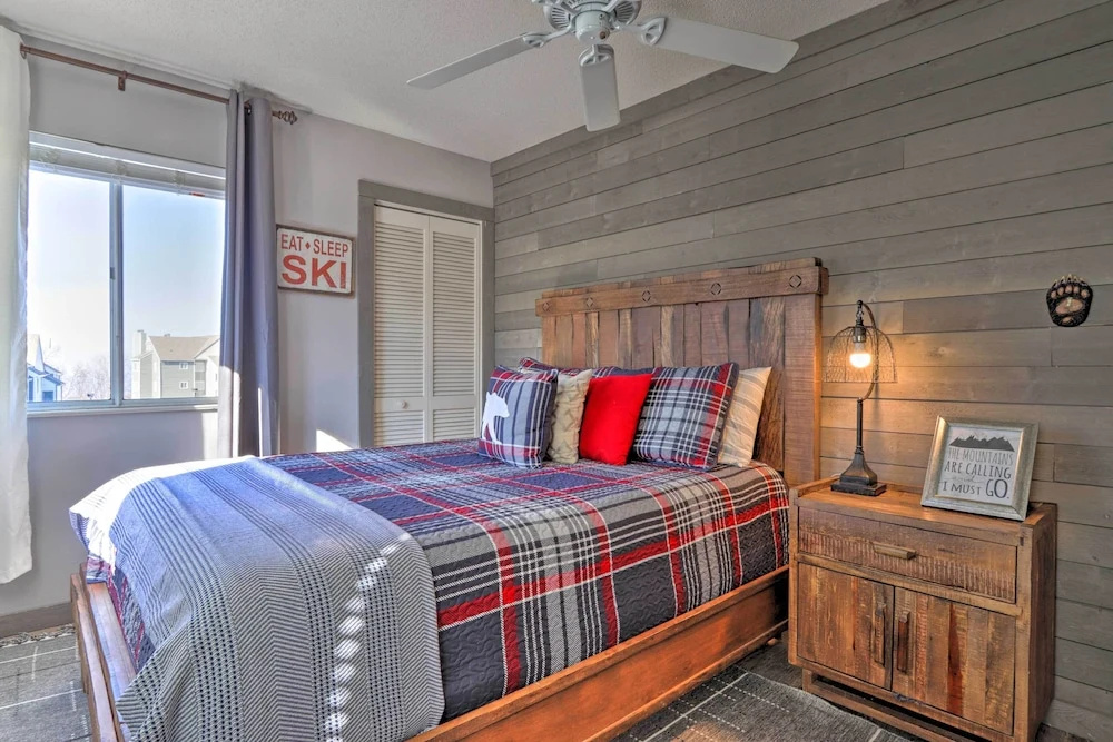 4 Mi to Natl Park: Mtn-view Gatlinburg Retreat!