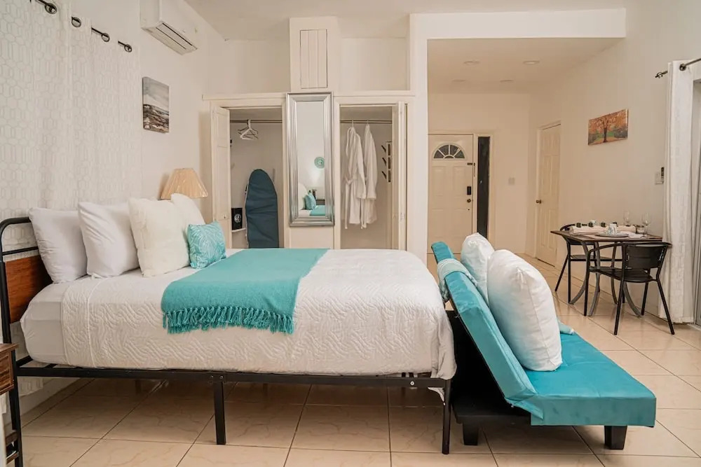 Villa Serenity Water View Suite Sleeps 3 w Pool
