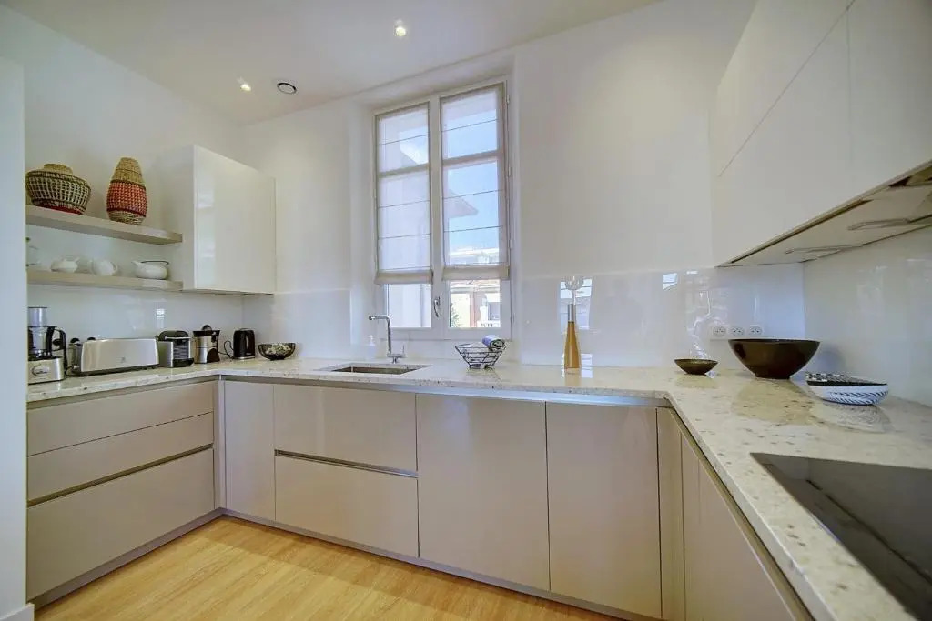 IMMOGROOM - Magnificent 180m duplex apartment - Parking - Air conditioning