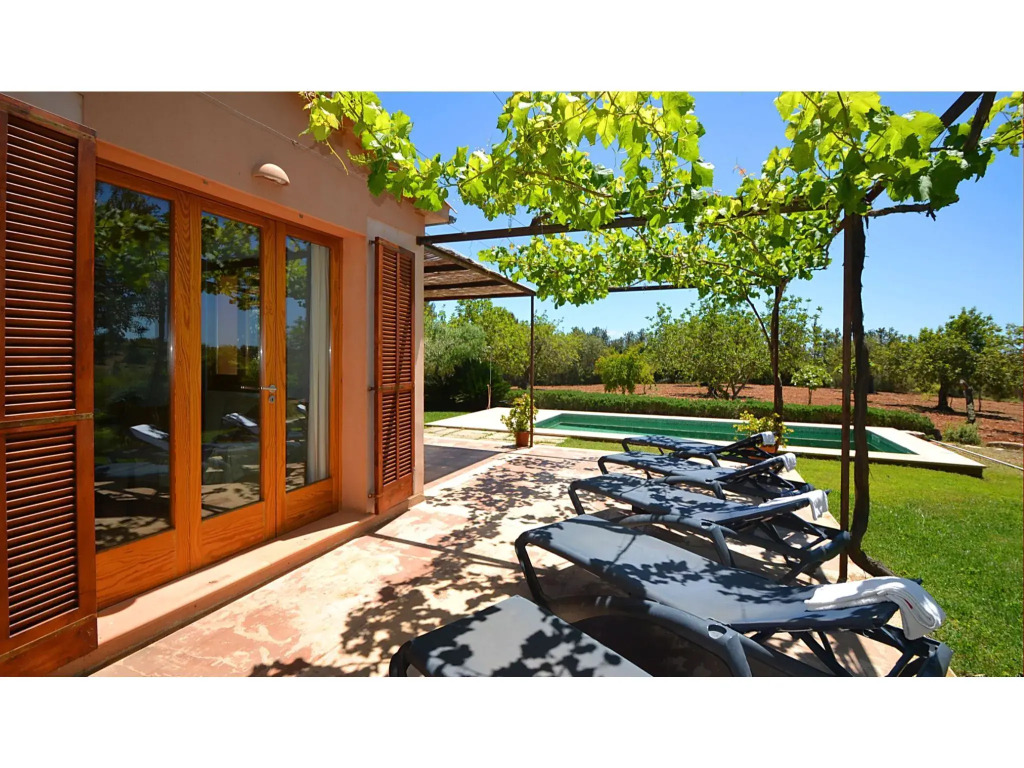 Majestic cottage in Llevant with swimming pool