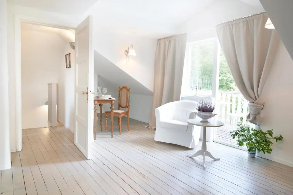 Red Haven Cottage
