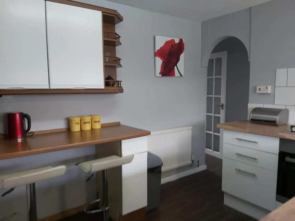 Eddiwick House - Huku Kwetu Dunstable -Spacious 4 Bedroom House - Beds Suitable for Builders and Contractors