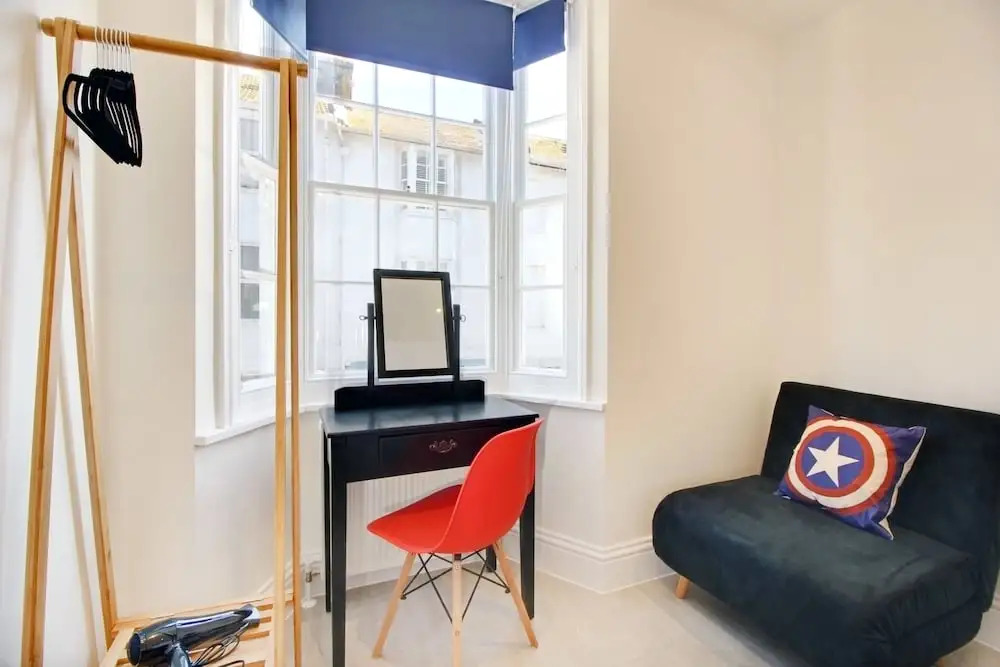Brighton Getaways - Brighton's BIG House
