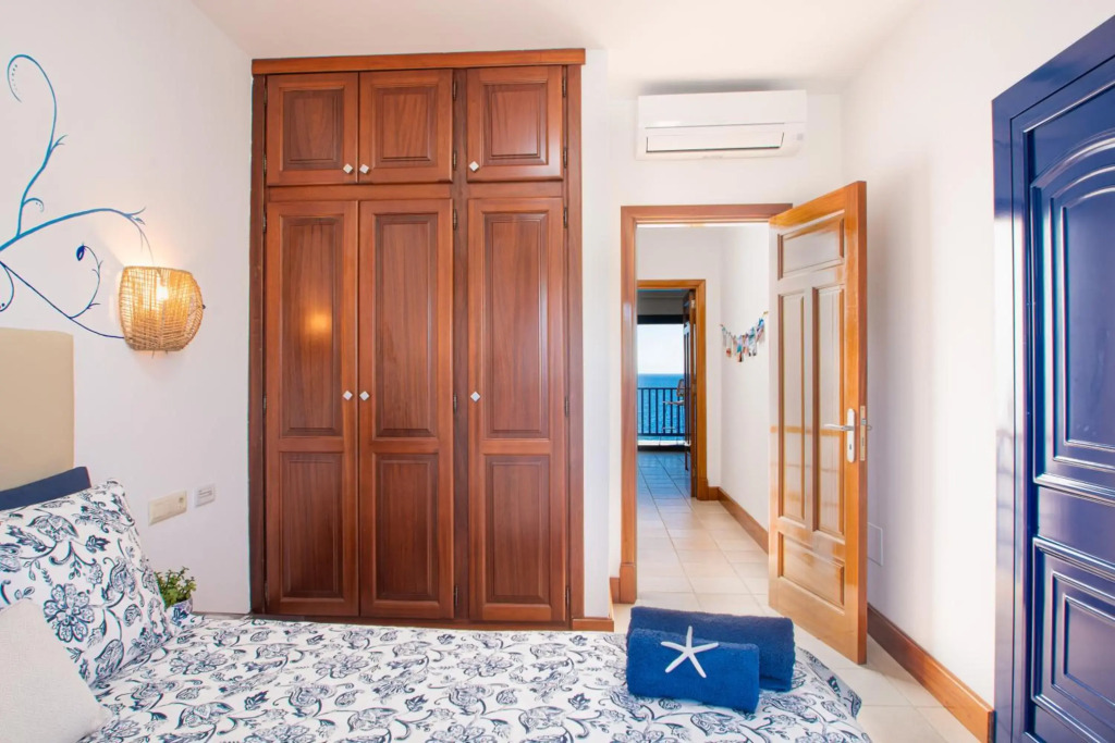FRONTLINE VILLA 26, well-designed with a heated pool