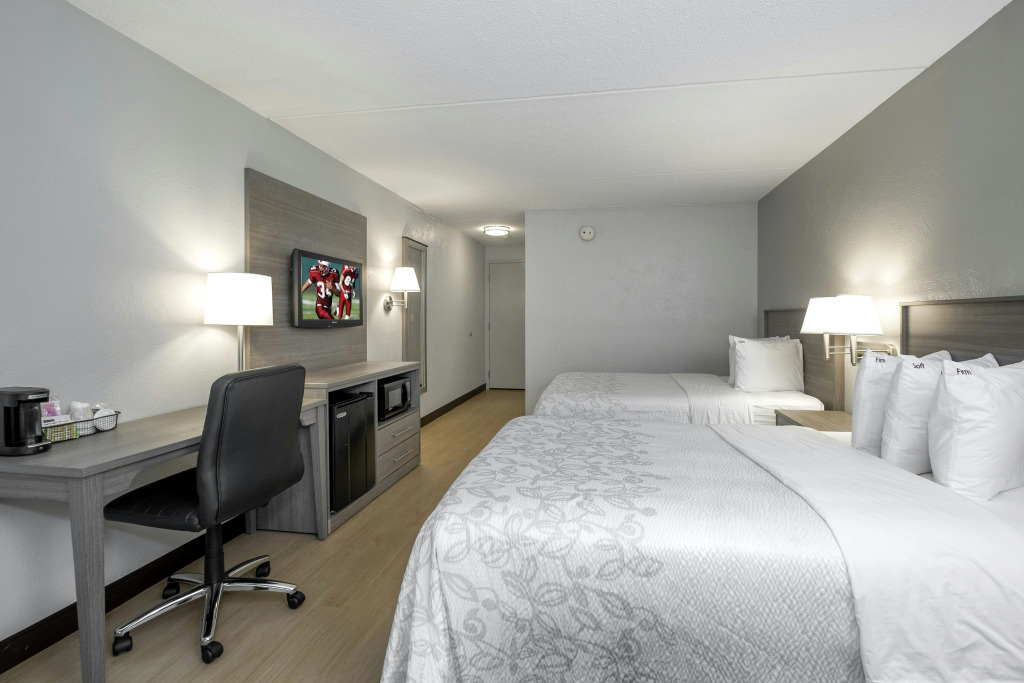 Red Roof Inn PLUS Boston - Mansfield - Foxboro