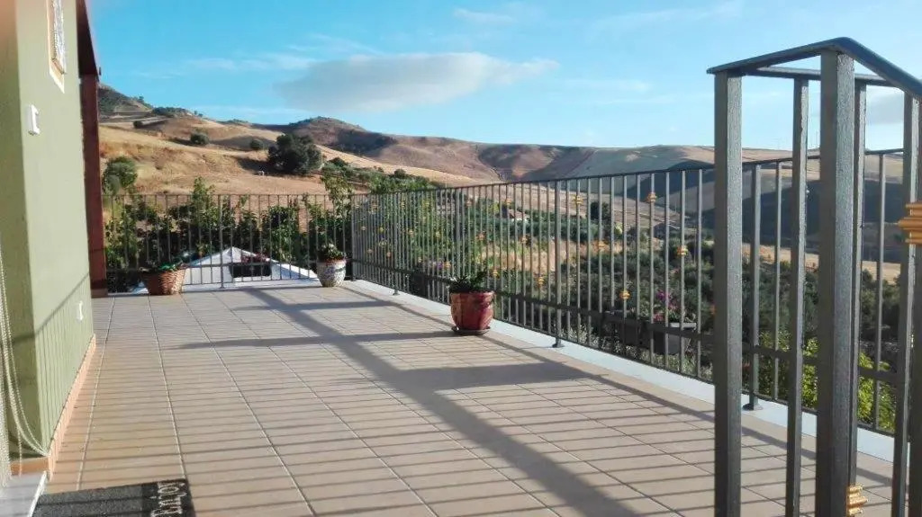 Studio with furnished garden at Lercara Friddi