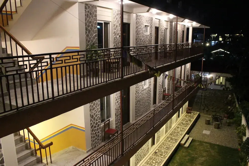Three Jewels Boutique Hotel