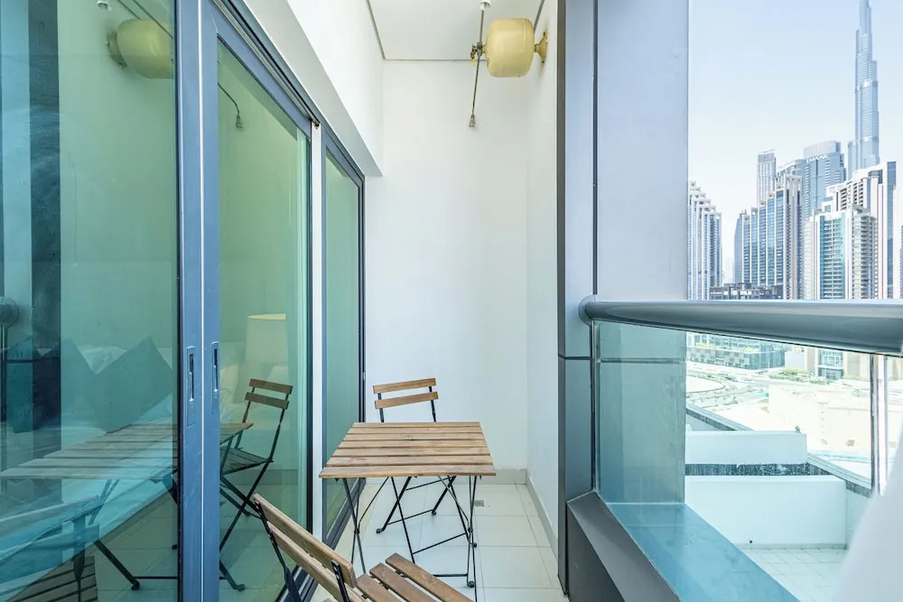 SuperHost - Chic Studio on the 16th Floor in Business Bay