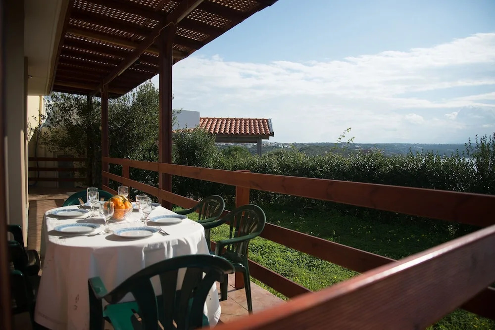 Villa Helen 200m from the beach in Tersanas BY APOKORONAS-VILLAS
