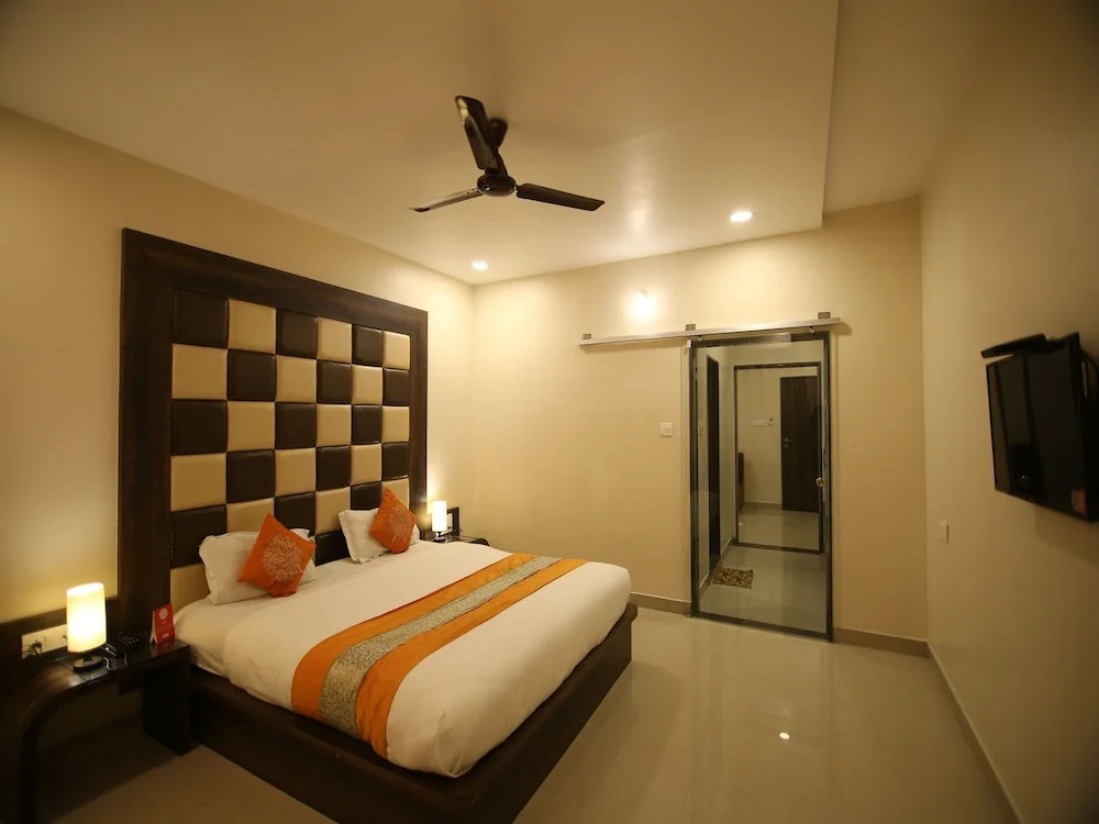 OYO 9130 Hotel Sheetal International
