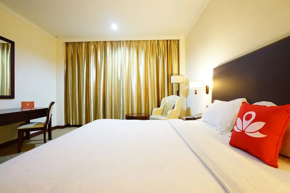 Aglow Hotel Harbor Bay Batam
