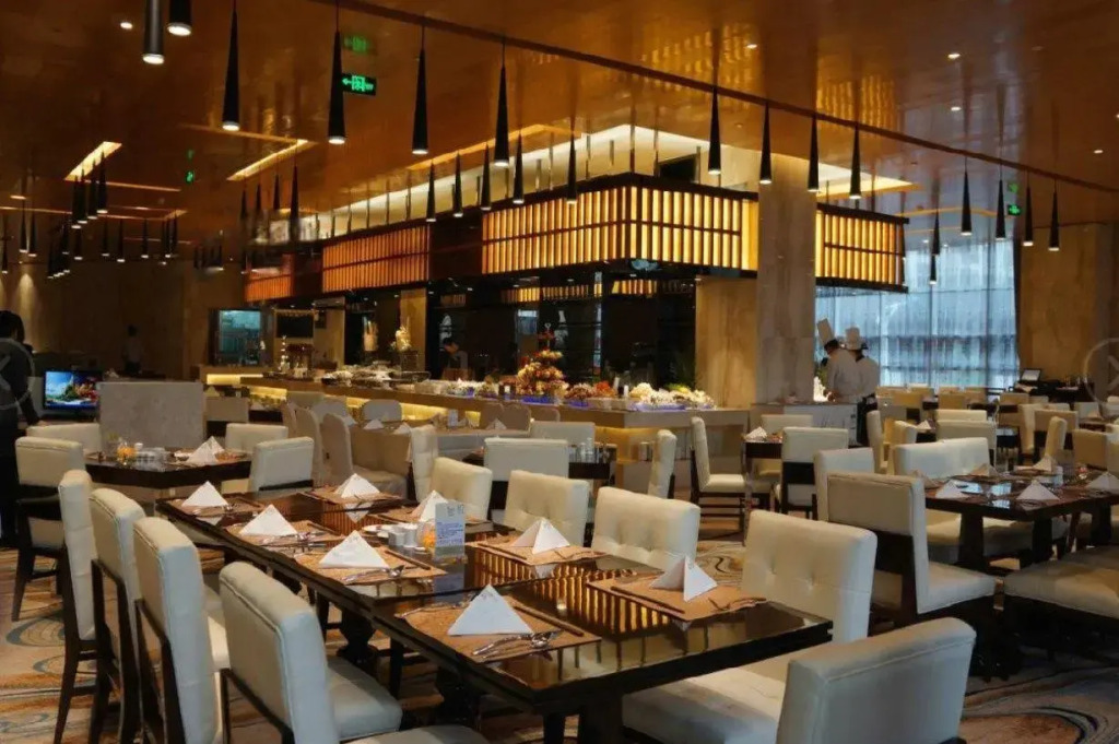 Guolong Hotel
