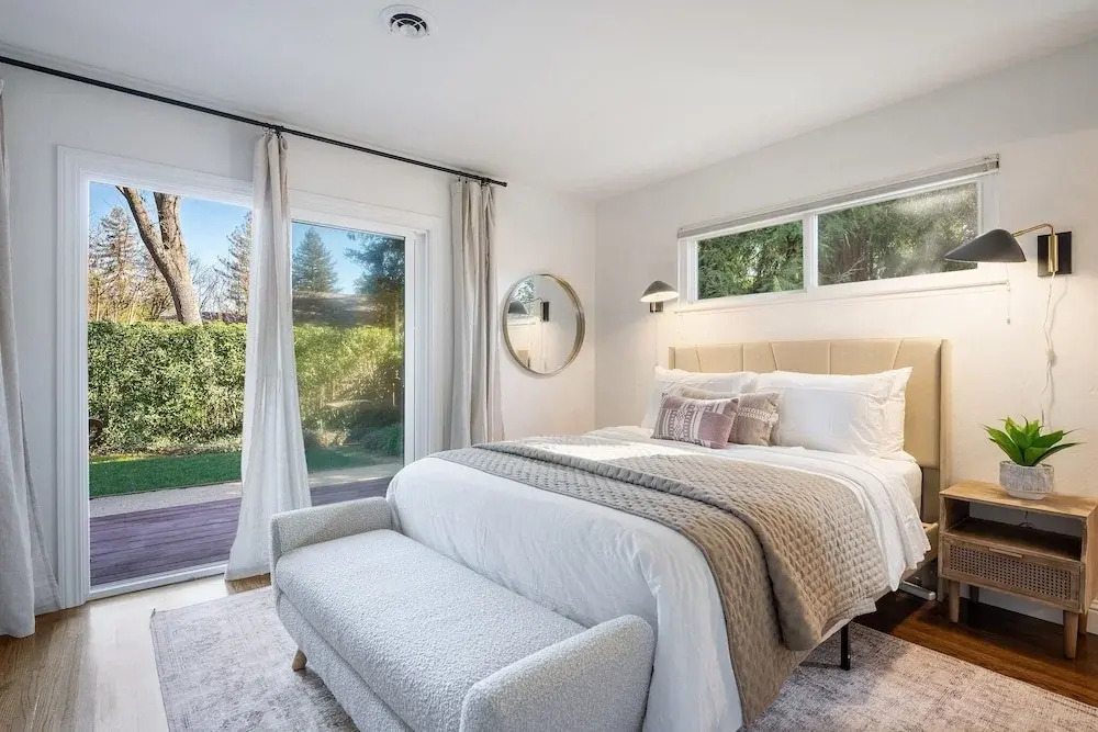 W/ Hot Tub & Detached Office, Modern 3br In Napa! 3 Bedroom Home by RedAwning