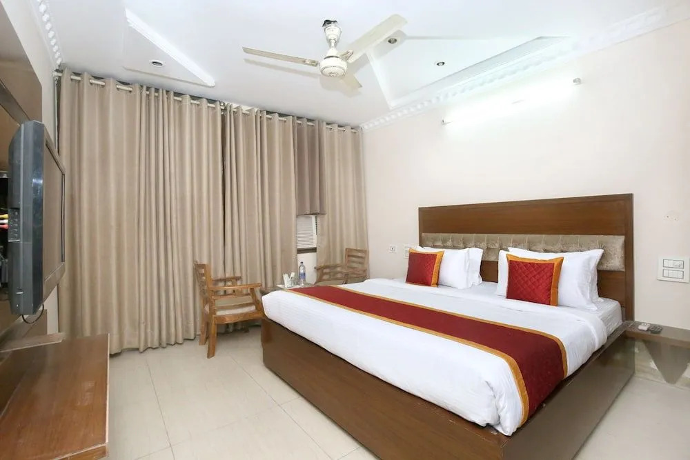 OYO 10386 Hotel Jimmy