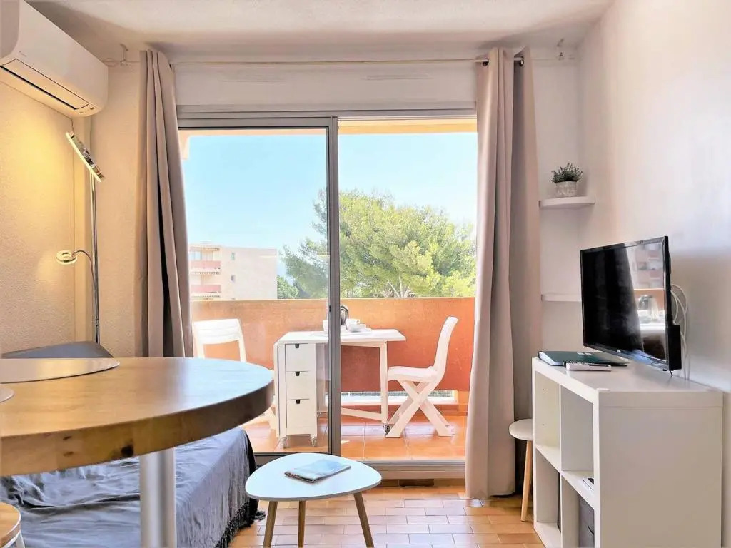 Appartement Bormes-les-Mimosas, 1 pièce, 2 personnes - FR-1-251-414