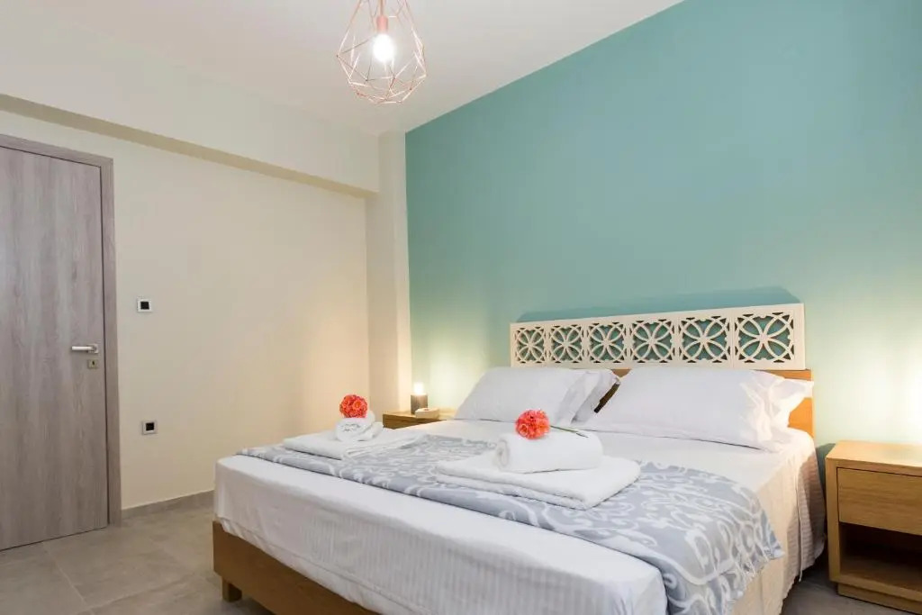 Evangelie Residence a brand new design apartment 5 minutes from the sea with a large garden